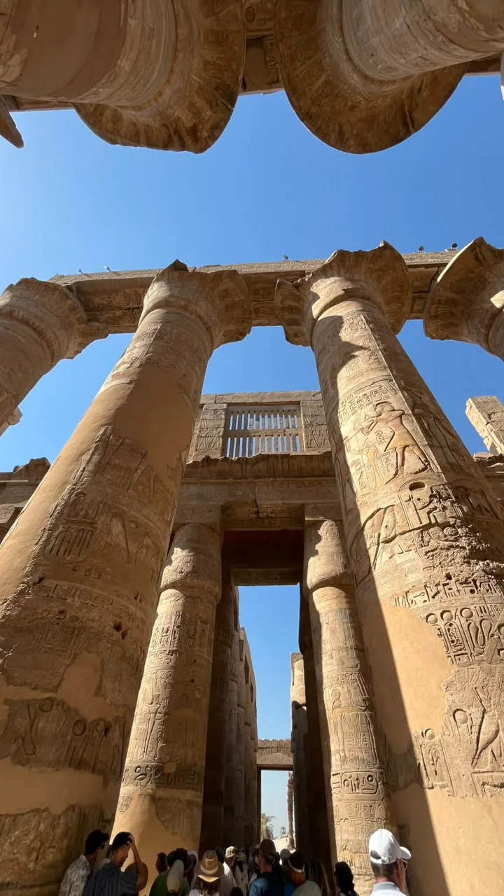 Columnas monumentales del templo de Karnak