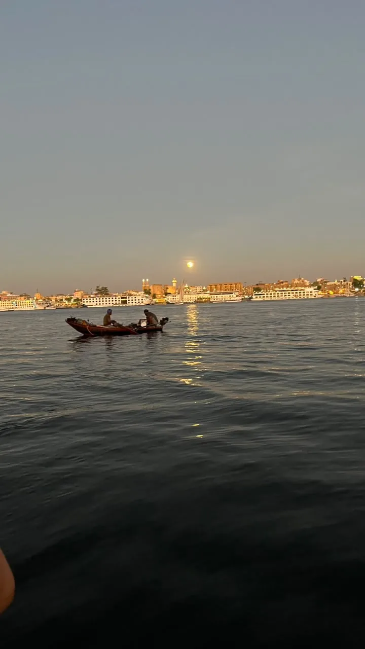 Atardecer sobre el Nilo en Luxor